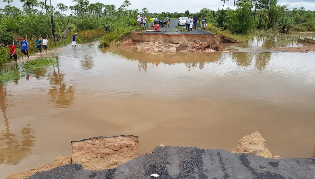 Rodovia PI 366 rompeu na madrugada dessa segunda-feira