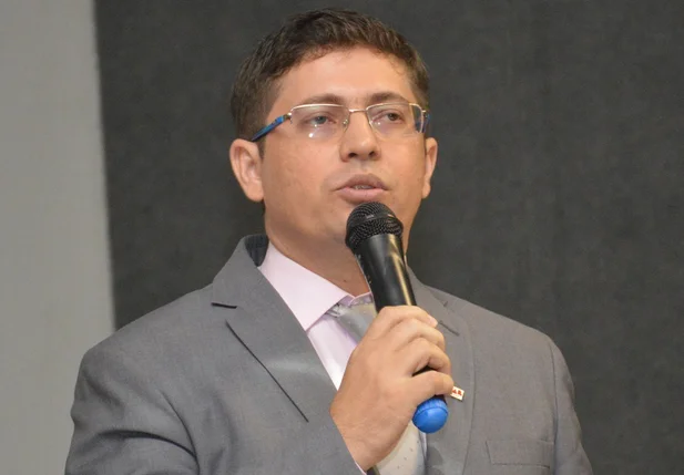 Advogado Franck Bezerra