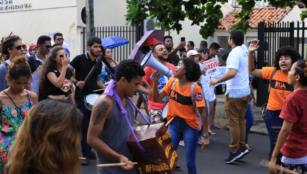 Estudantes no protesto
