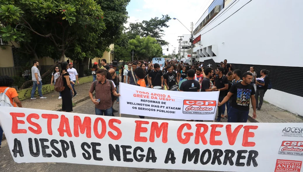 Manifestação na Avenida Frei Serafim
