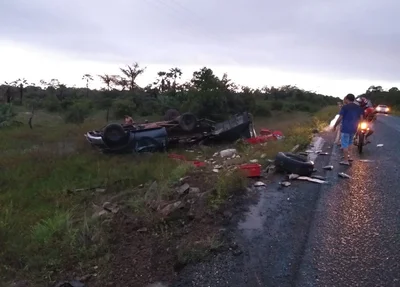 Veículo capotou após a colisão