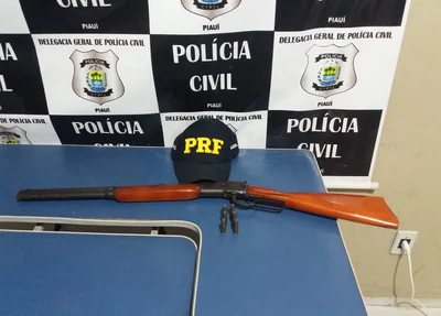 Arma encontrada com o condutor