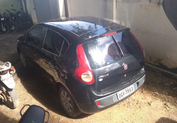 Fiat Palio apreendido pela Polícia Civil