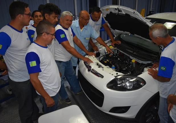 SENAI Piauí capacita profissionais da área automotiva