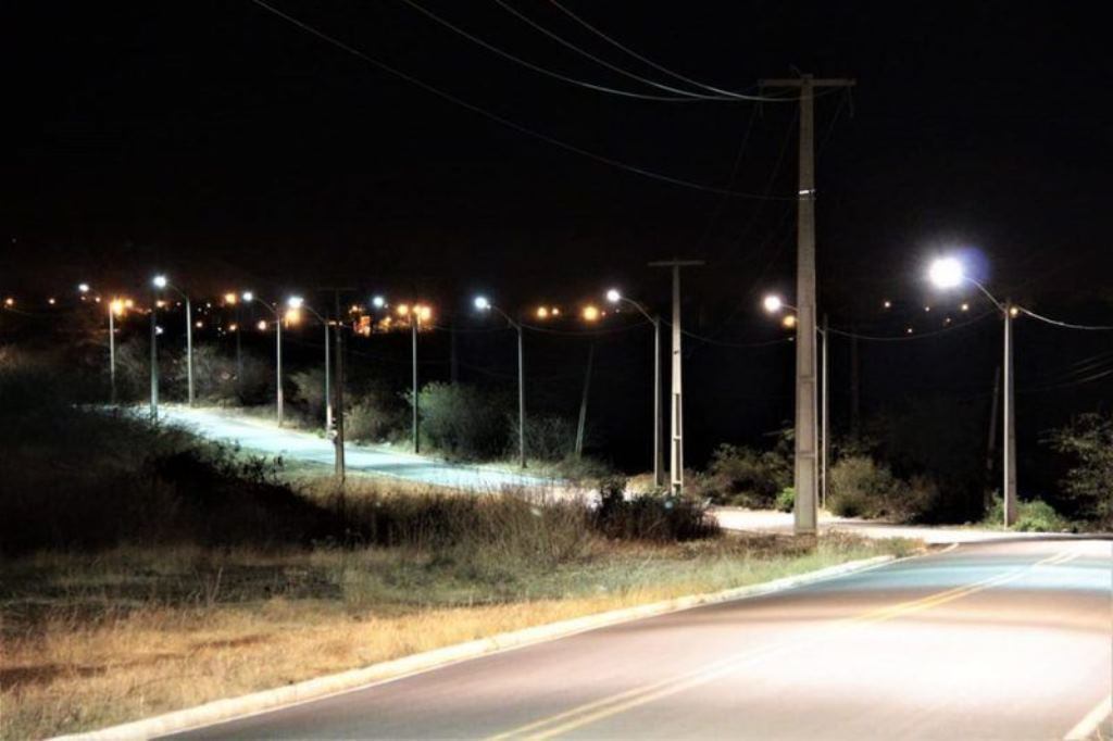 Iluminação do acesso ao conjunto Pantanal