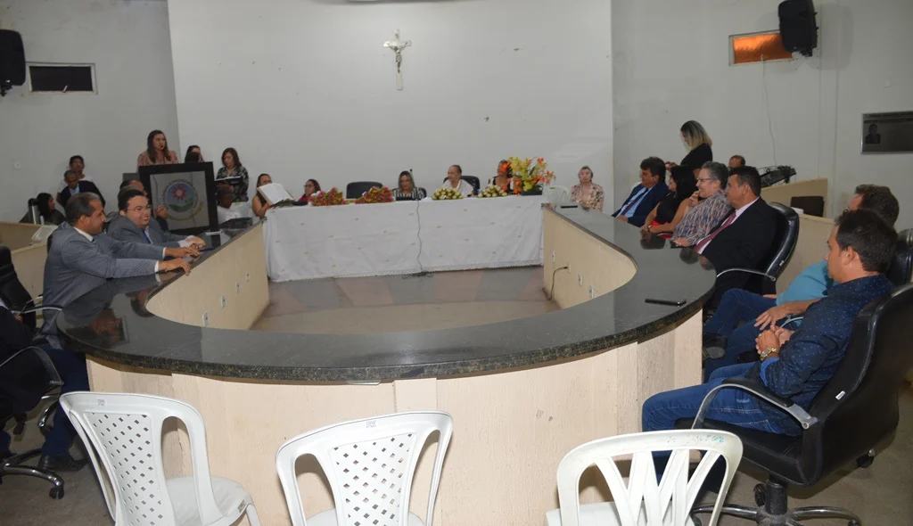 Câmara de Picos homenageia mulheres