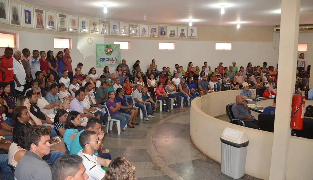 Público lota galerias da Câmara de Picos
