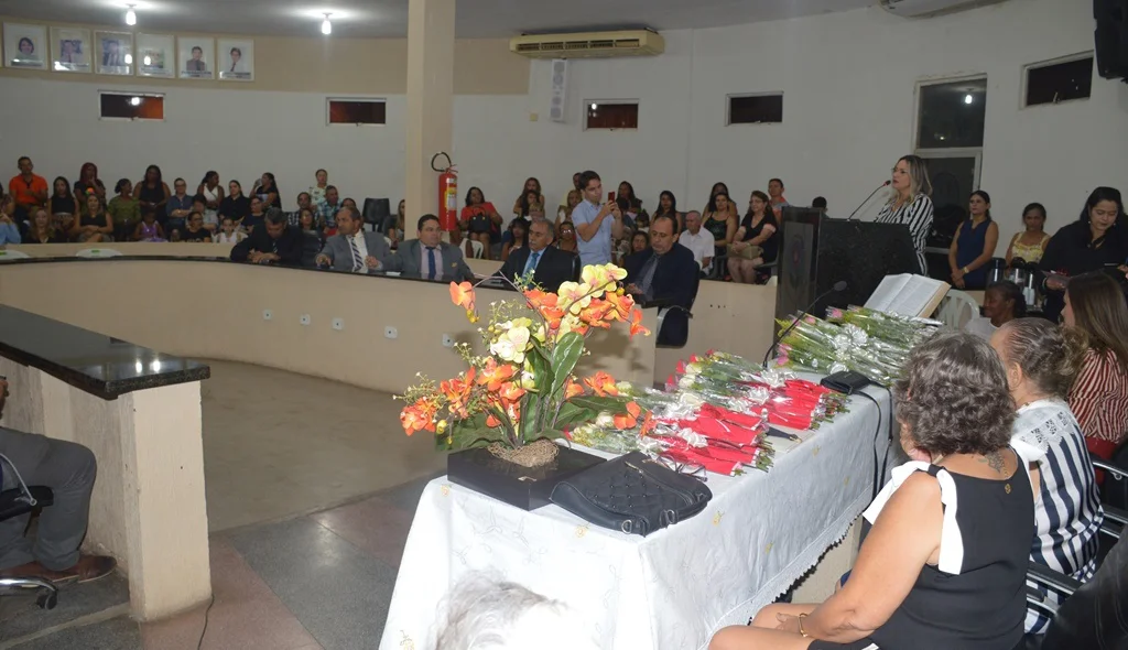 Sessão solene pela passagem do Dia da Mulher