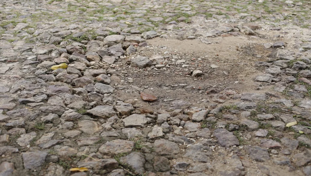 Moradores reclamam das péssimas condições de ruas do Saci