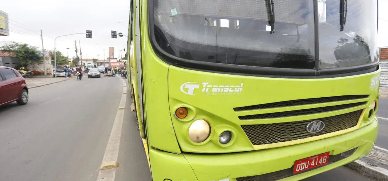 Ônibus envolvido no acidente