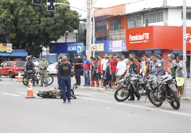 Perícia criminal no local do acidente