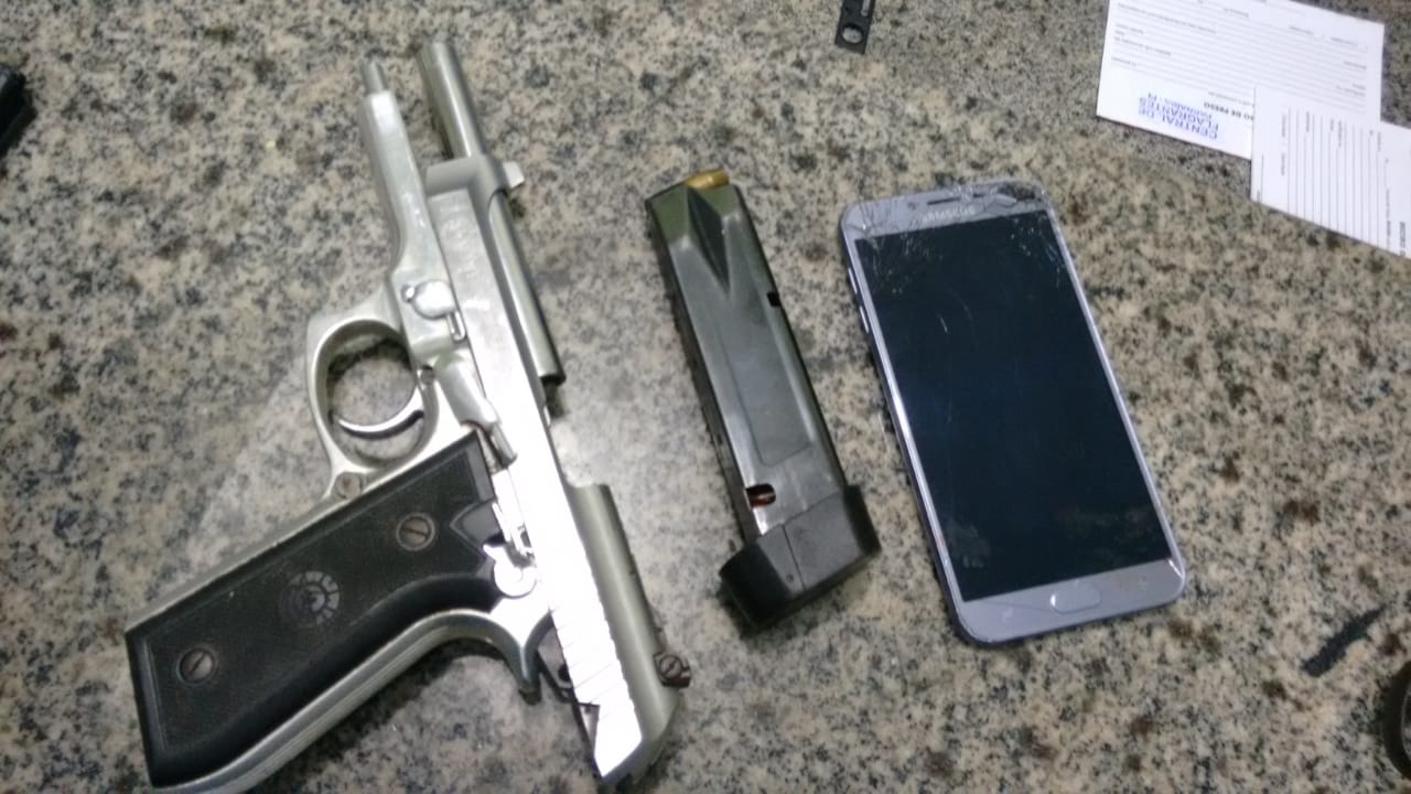 Pertences do policial civil recuperados pela Polícia Militar