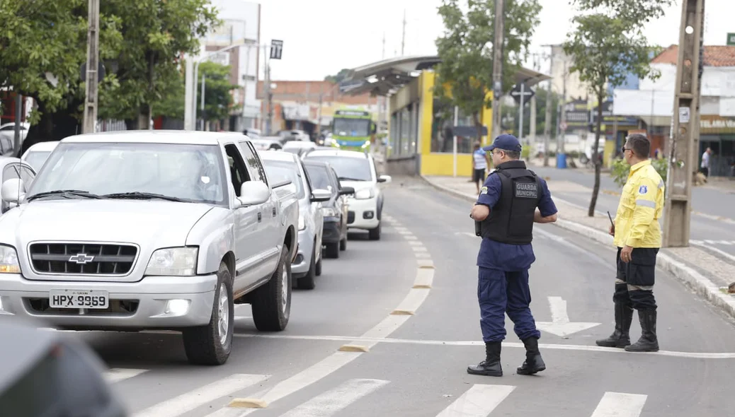 Strans também esteve no local do acidente