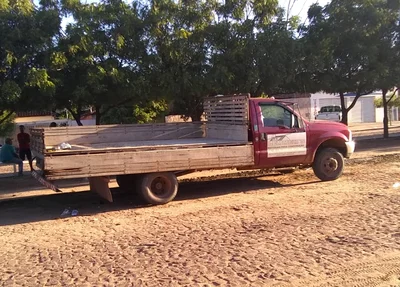 Caminhão em que a vítima colidiu