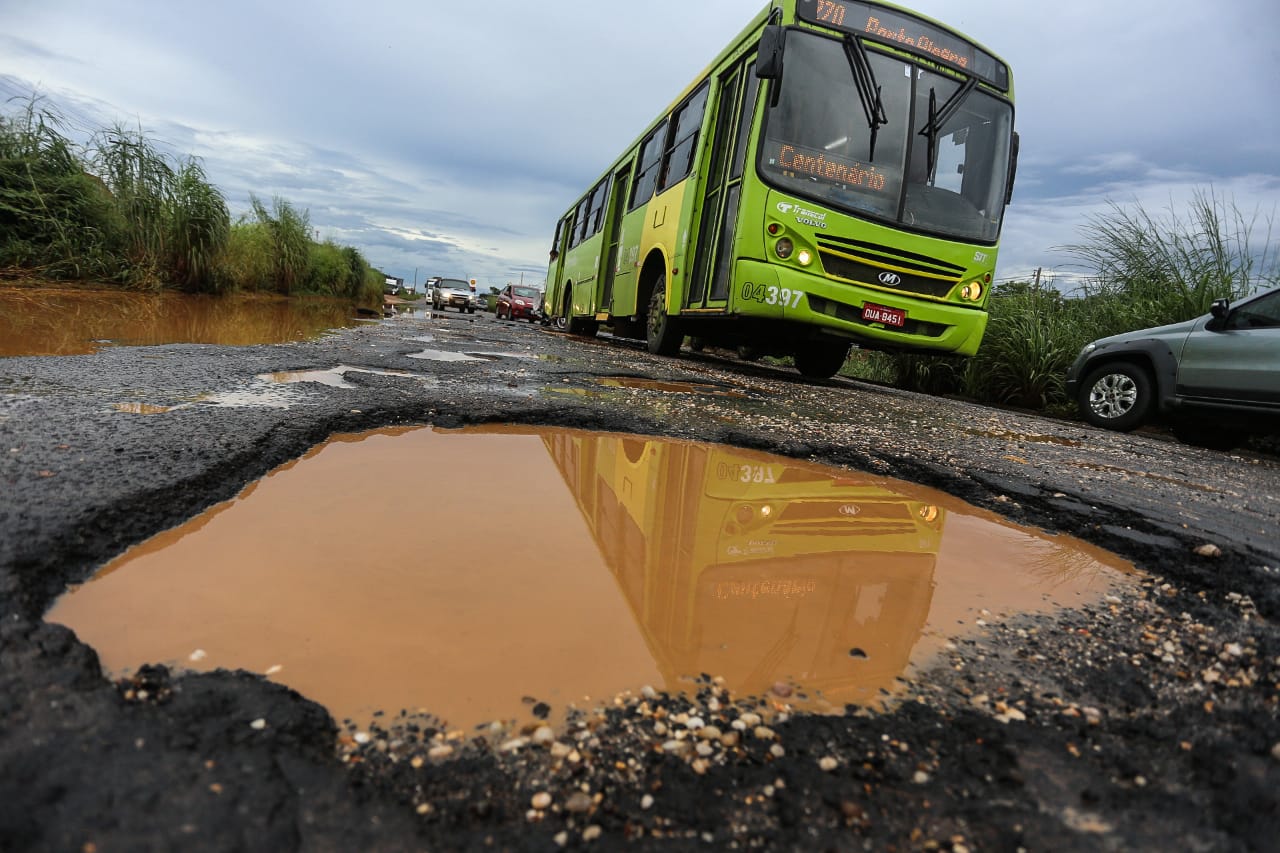 Buraco na BR 316