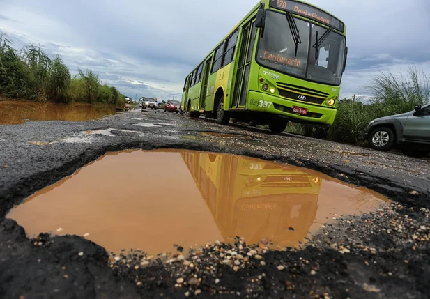 Buraco na BR 316
