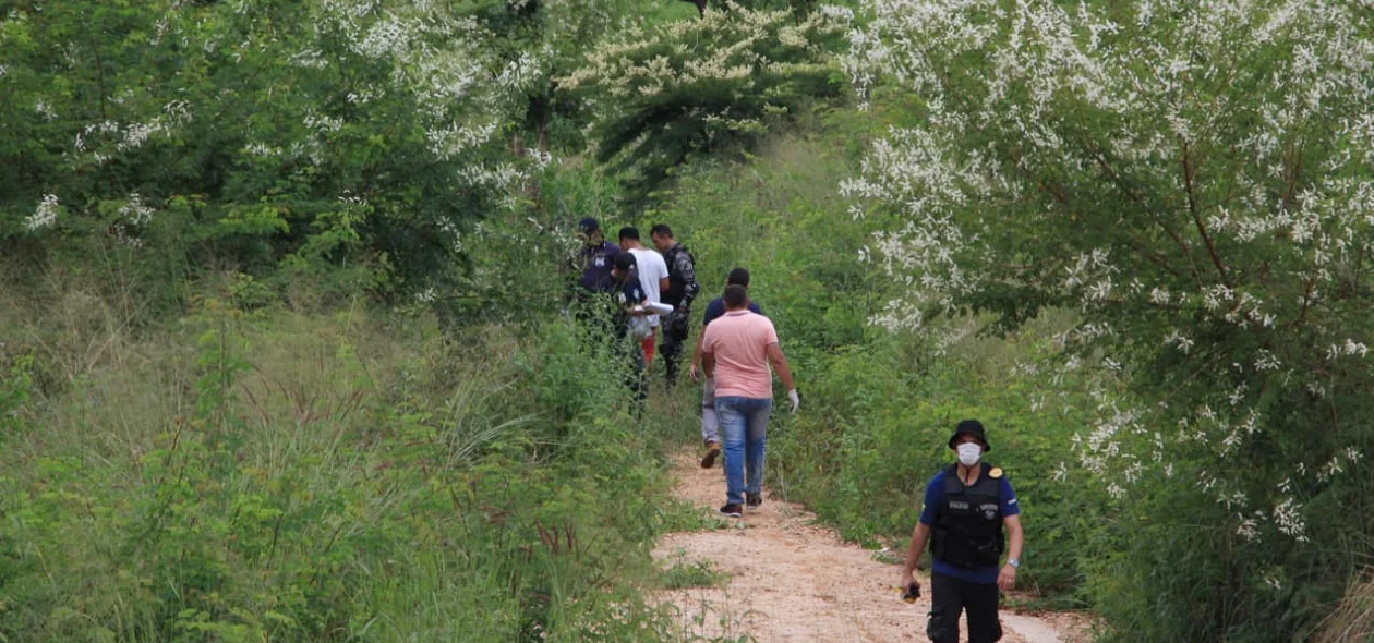 Local onde o corpo foi encontrado por populares
