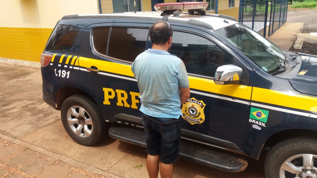 Motorista foi preso pela PRF com documento falso