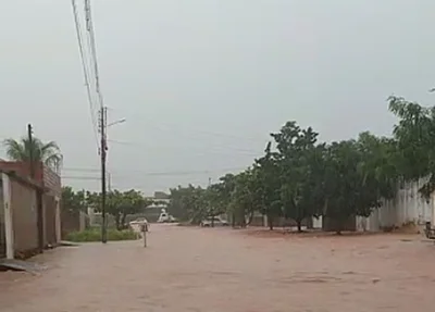 Situação de rua após forte chuva em Teresina