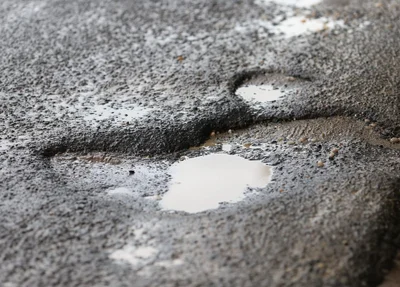 Buraco na Avenida Celso Pinheiro