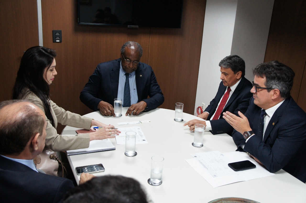 Ciro e Wellington buscam ajuda para cidades afetadas por enchentes