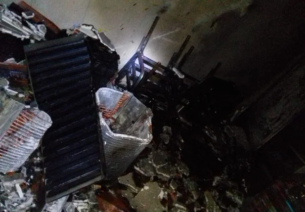 Fogo destitui vários objetos