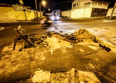 O buraco fica localizado na avenida ininga 