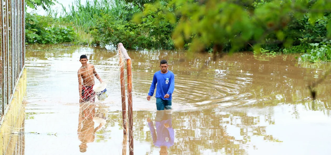 Pescadores no Encontro dos Rios