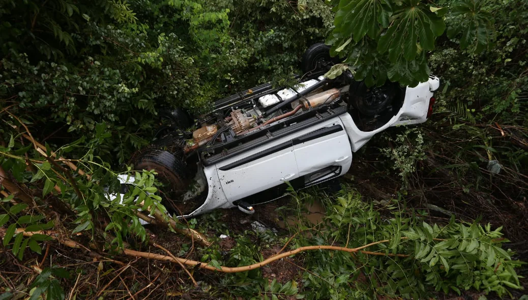 Veículo capotou na zona leste de Teresina
