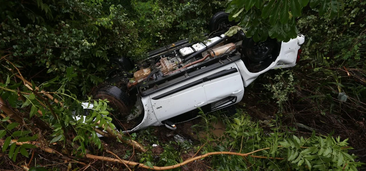 Veículo capotou na zona leste de Teresina