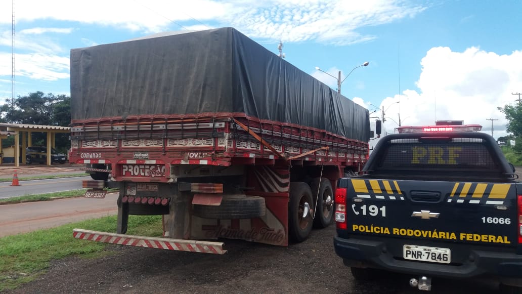 Veículo e carga foram apreendidos