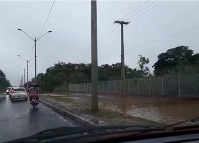 Avenida alagada