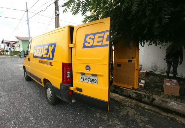 Van dos Correios foi roubada em Teresina