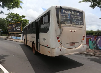 O ônibus faz linha para zona rural 