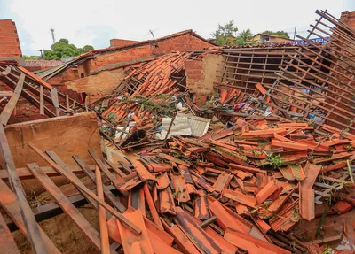 Casa destruída após enxurrada no Parque Rodoviário