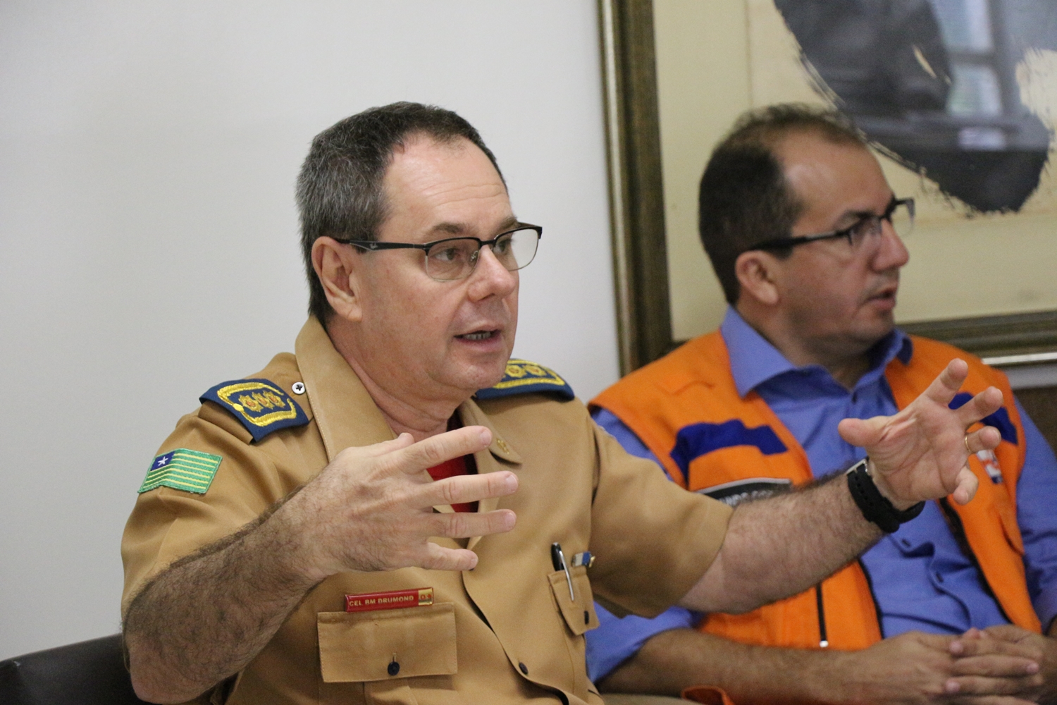 Coronel Drumond durante reunião de emergência do Palácio de Karnak