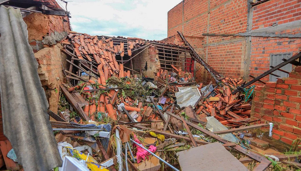 Casa após enxurrada no Parque Rodoviário