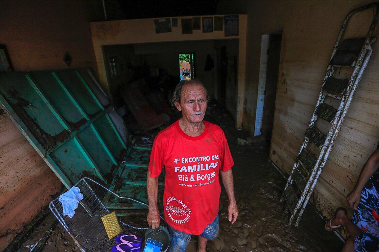 Idoso João Félix teve casa destruída após enxurrada