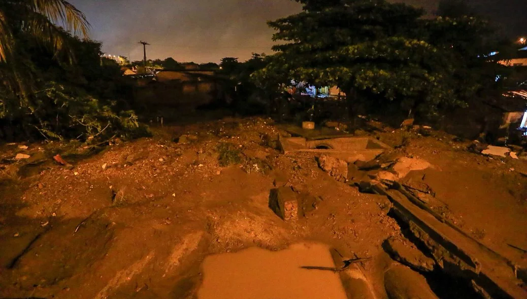 Mais de 20 casas foram arrastadas