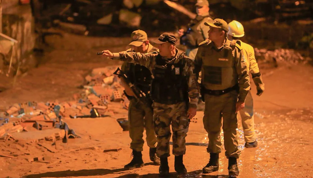 Polícia Militar no local