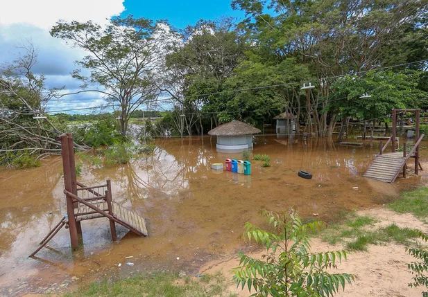 Rio Poti invade restaurante O Pesqueirinho 