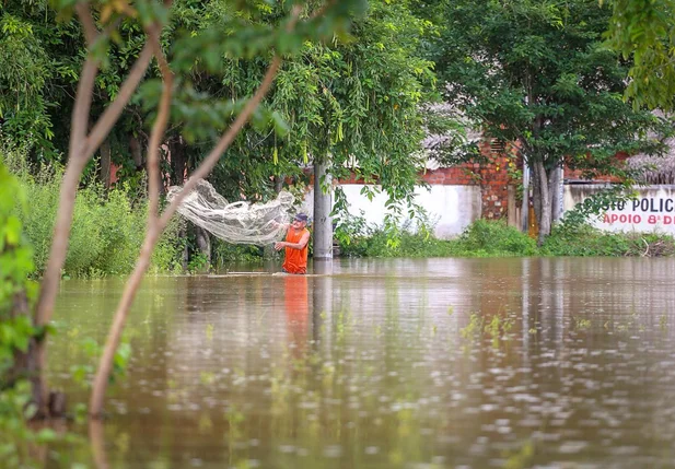 Vila Kubanacan é invadida pelas águas do Rio Poti