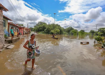 Rio começa a invadir ruas e preocupa moradores 