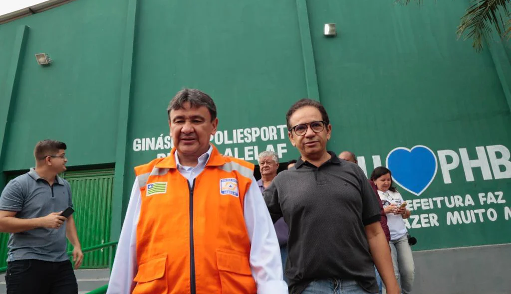 Wellington Dias ao lado do deputado Dr. Hélio