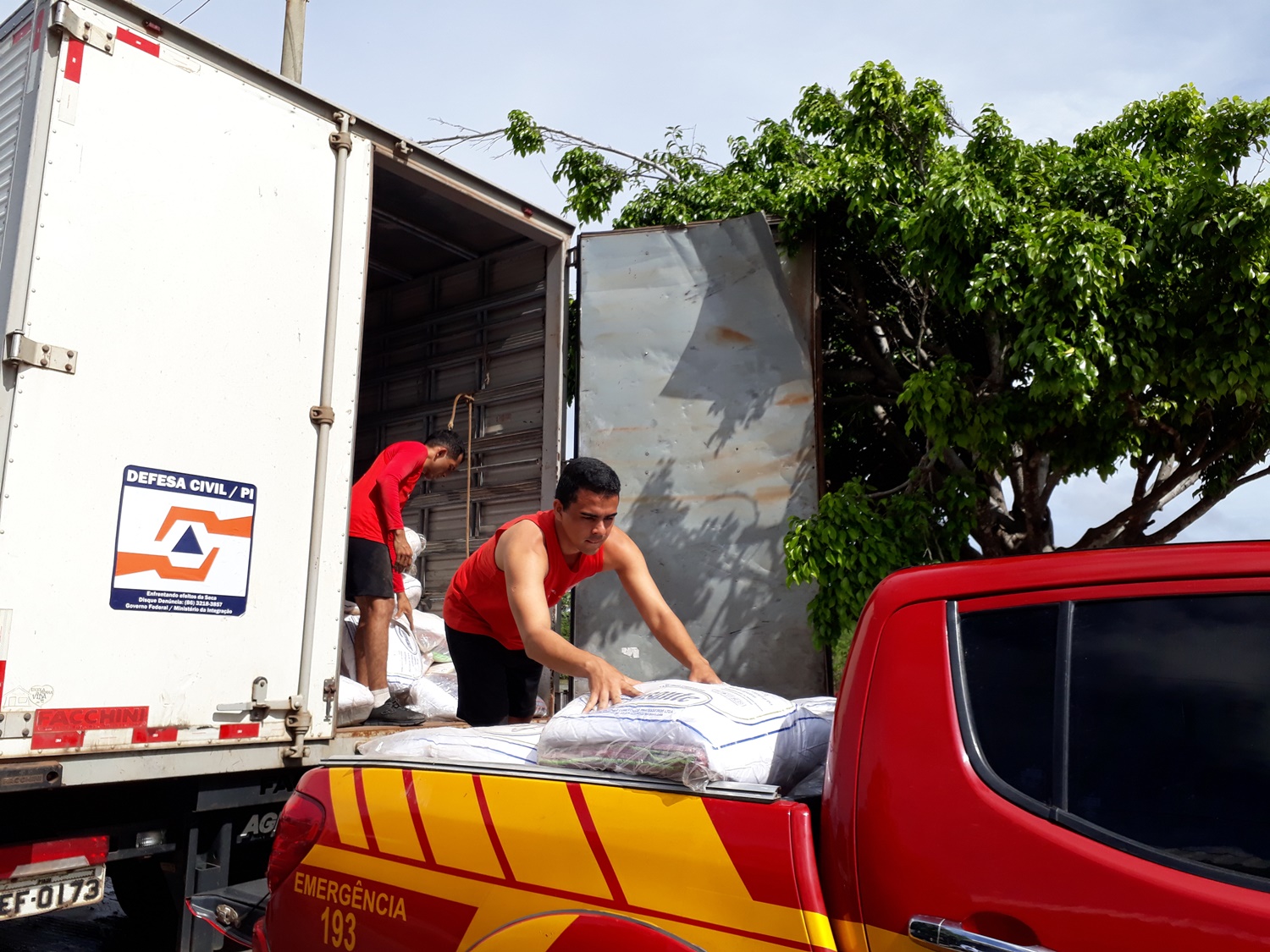 Governo do Piauí envia ajuda humanitária para o litoral