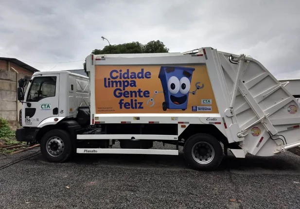 Caminhão de coleta de lixo
