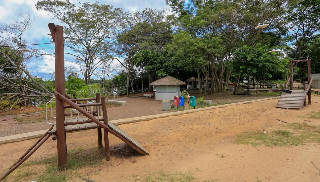 Encontro dos Rios após nível da água baixar