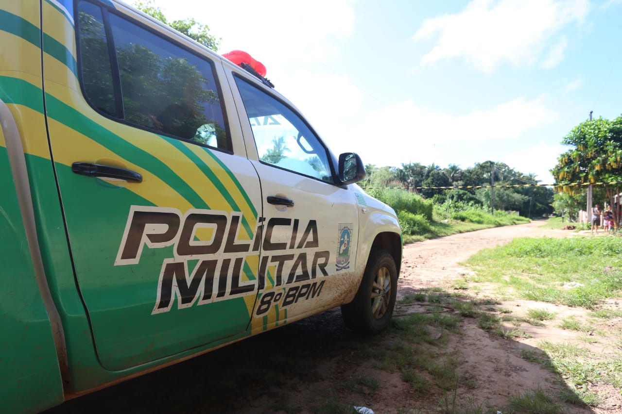 Viatura do 8º Batalhão da Polícia Militar
