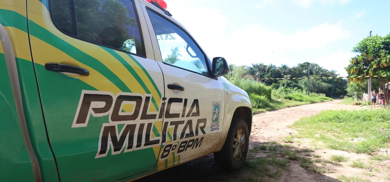 Viatura do 8º Batalhão da Polícia Militar