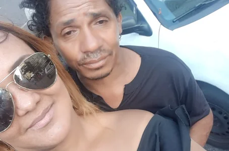 Luciane Aparecida ao lado de João Vieira
